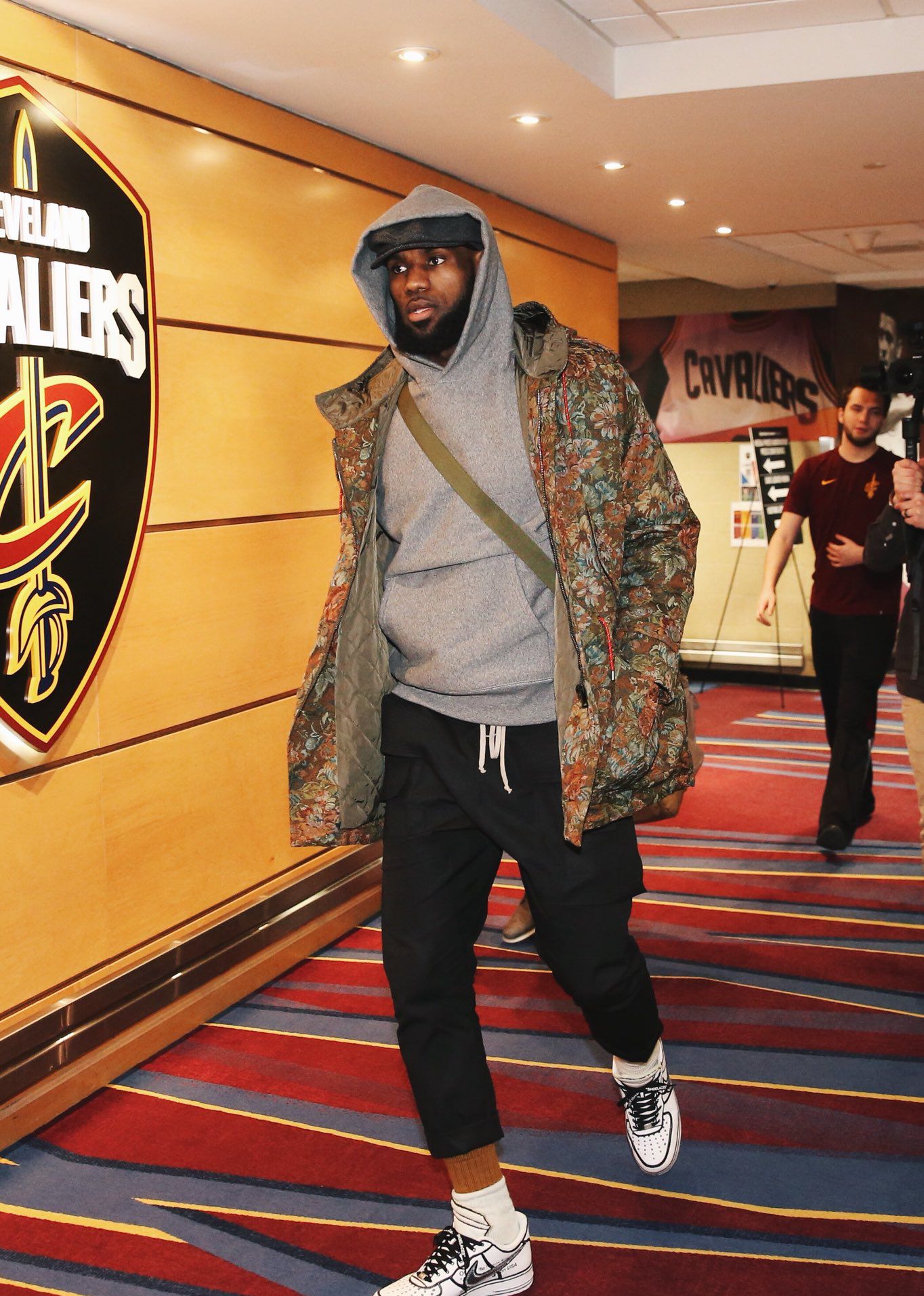 拉眼角引发争议的全北助教宣布辞职，此前因种族歧视被判禁赛5场（因种族歧视手势遭禁赛5场后，全北助教宣布辞职）