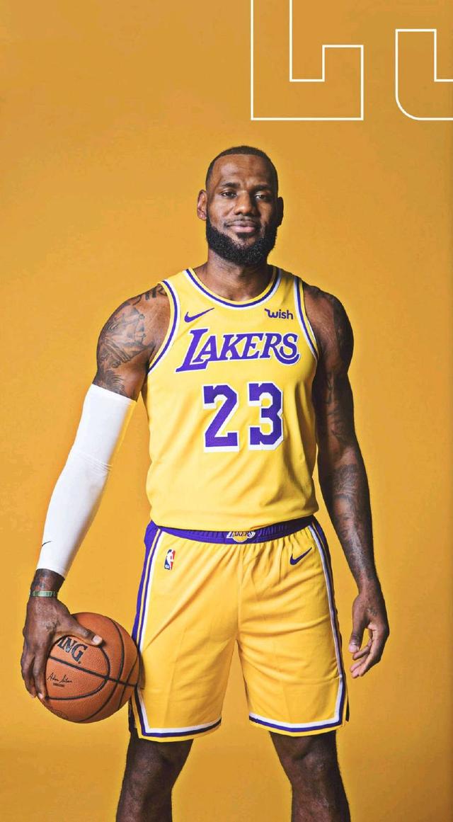 半场战报：法兰克福0-0沃尔夫斯堡（半场战况：法兰克福与沃尔夫斯堡互交白卷）