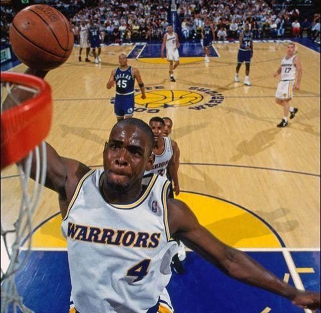 湖人浓眉哥篮下统治力助球队获胜（浓眉禁区制霸，助湖人取胜）