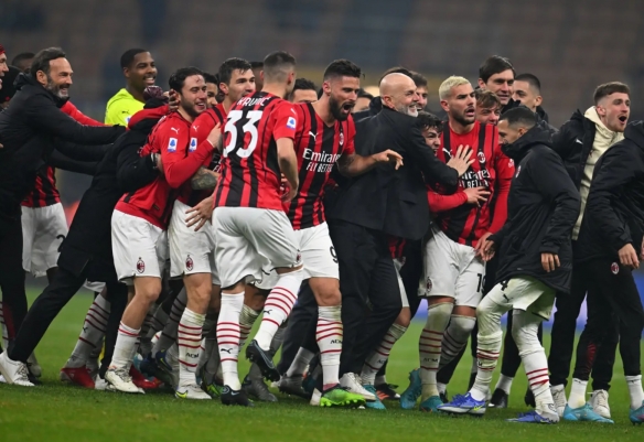 贝恩本赛季3次单场35+，2004年麦迪之后队史首位后卫（贝恩本季三次轰下35+，成为自2004年麦迪以来队史首位达成此成就的后卫）