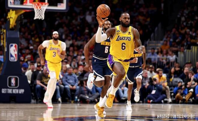 55分！哈登率快船止三连败，新秀26分获赞，或成黄蜂重建支柱（55分之夜！哈登领衔快船止住三连败，新秀26分闪耀，有望成为黄蜂重建核心）