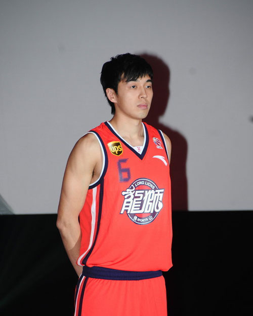 浮嶋敏：我们靠防守取得了成绩，建队方针是基于进入世少赛（浮嶋敏：以防守立足收获佳绩，建队方针围绕冲击世少赛）