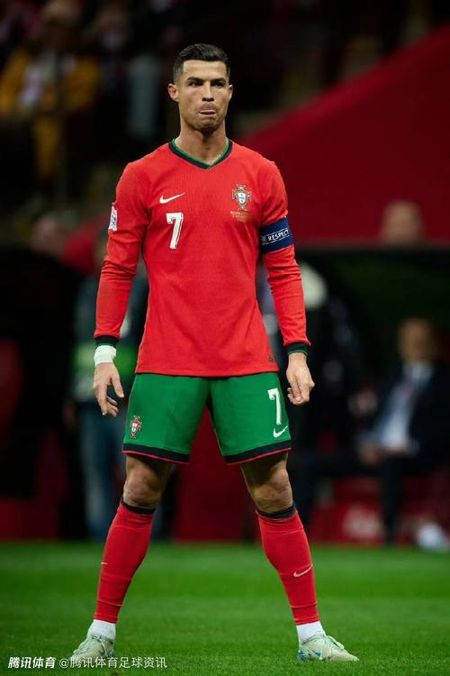 一日红魔终身红魔，曼联给德赫亚送上生日祝福，本人回复❤️（一日红魔，终身相伴：曼联为德赫亚送上生日祝福，门神爱心回应❤️）