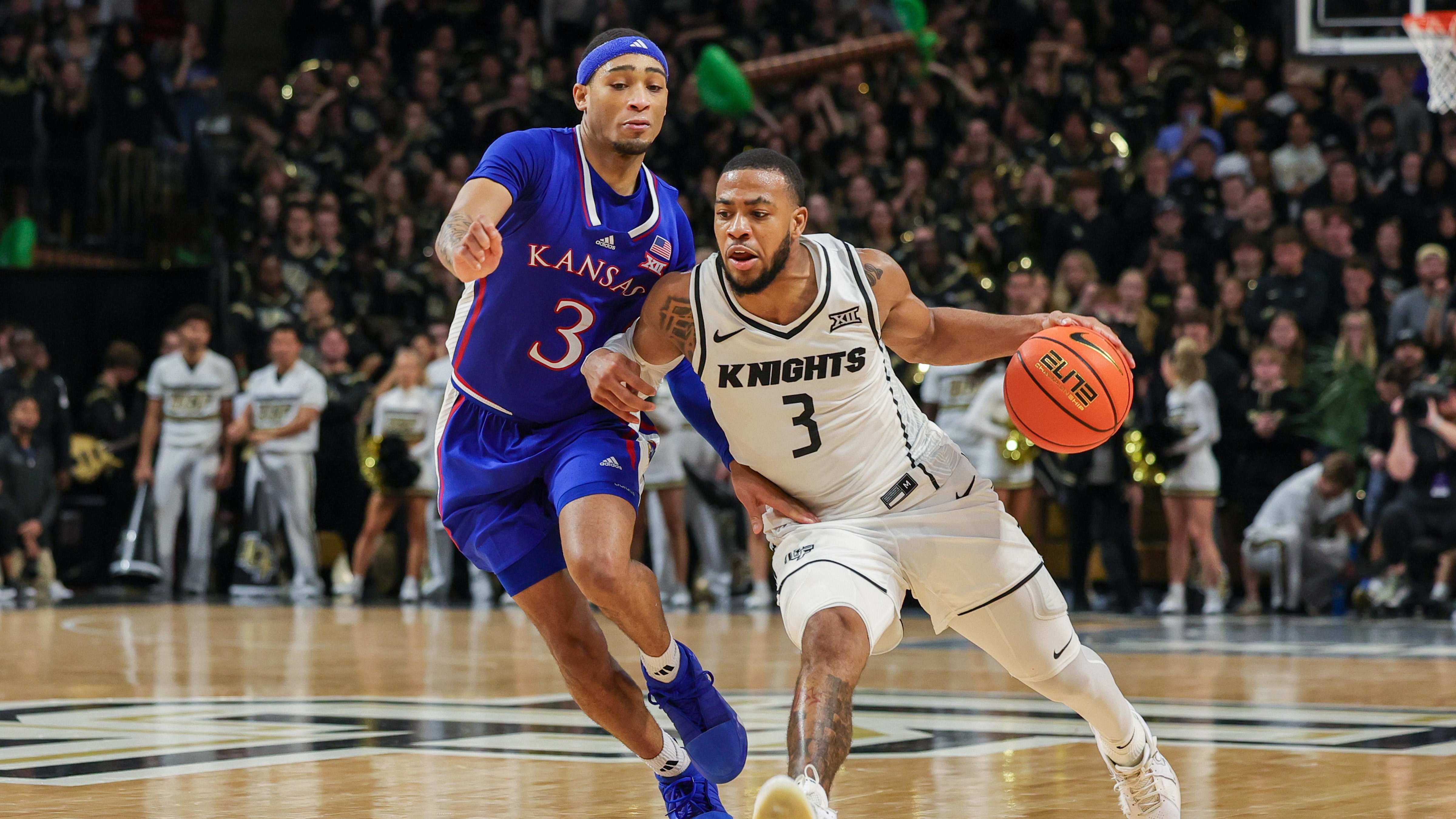 鲍威尔炮轰快船管理层：前脚还说要续约我，后脚就把我交易了（鲍威尔怒批快船高层：前一刻还谈续约，下一刻就把我交易了）