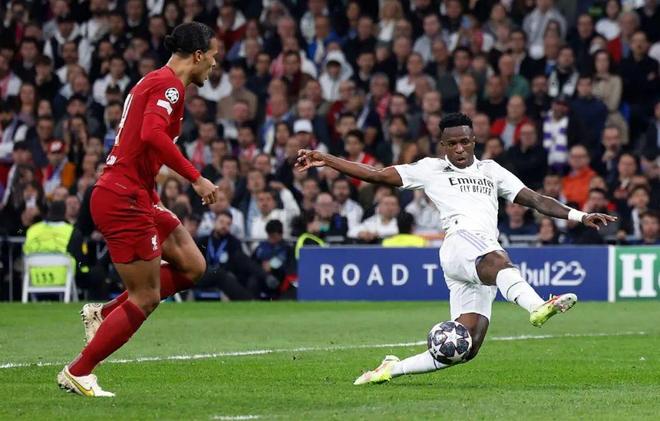 德天空：赫塔16岁中场艾希霍恩引众豪门争夺，其解约金1200万（德天空：16岁赫塔中场新星艾希霍恩获多家豪门青睐，解约金为1200万）