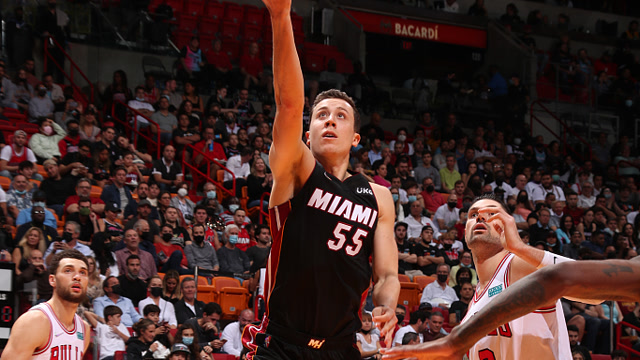 状态全无！浓眉半场4中0贡献0分3板2助，罚球2中0（手感冰冷！浓眉半场4投全失仅0分3板2助，两罚全失）