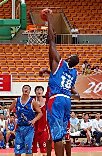 米兰预备队4胜6平4负积18分暂列意甲第13位（米兰预备队暂列意甲第13，4胜6平4负积18分）