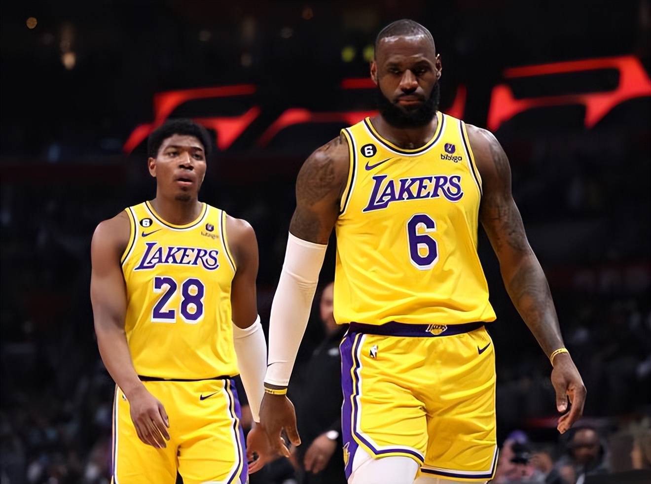 巴克利：浓眉的情况太糟糕了，独行侠是时候围绕弗拉格重建了（巴克利：浓眉状态不妙，独行侠是时候以弗拉格为核心重建）