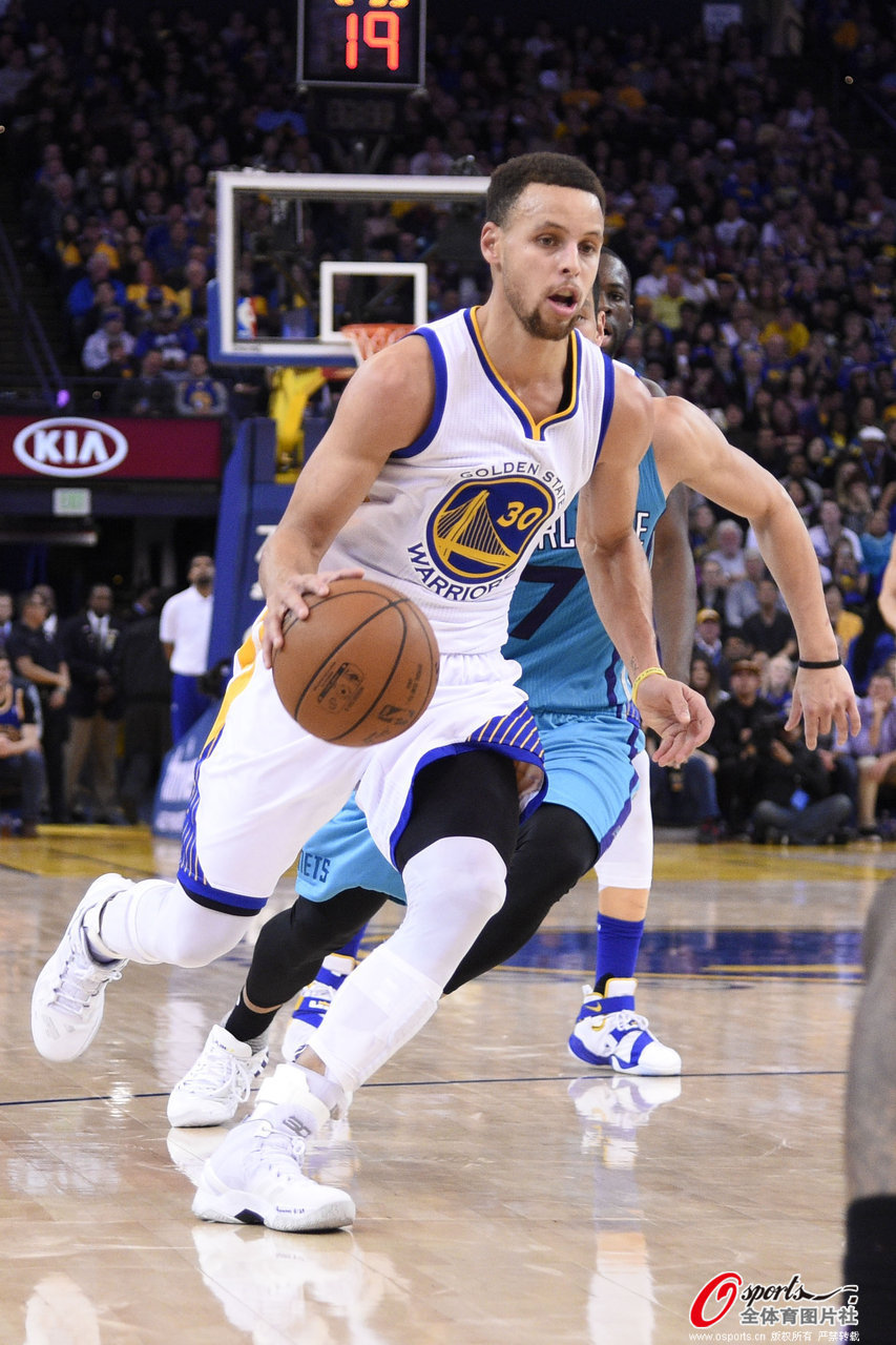 南野拓实：森保一值得尊敬，教练分工模式让球队受益（南野拓实：森保一令人敬重，分工明确的教练团队让球队受益）