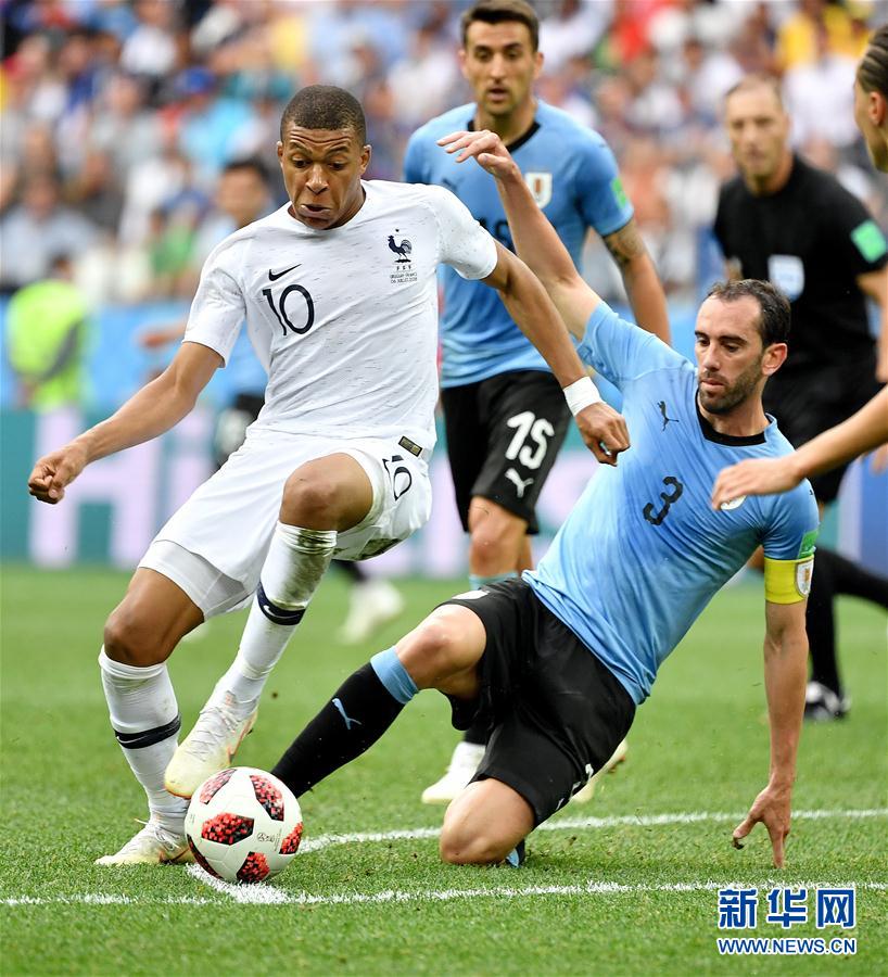 洛杉矶快船以131-116击败黄蜂，哈登55分创队史新高，成为NBA第四位得分超55分的球员，表现惊艳。（快船131-116力克黄蜂，哈登轰55分刷新队史纪录，成NBA史上第4位55+得分者，表现惊艳）