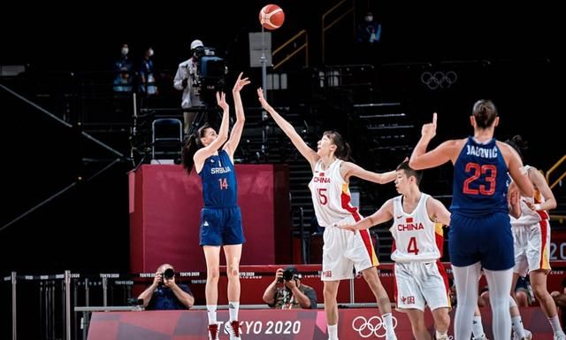 “艺术家”爱艺术，队报：谢尔基是资深艺术爱好者（队报：被称为“艺术家”的谢尔基，是位资深艺术迷）