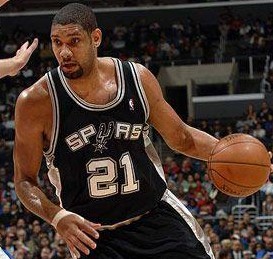 欧冠进球榜更新：莱万连续进球,（欧冠射手榜最新：莱万连场破门）