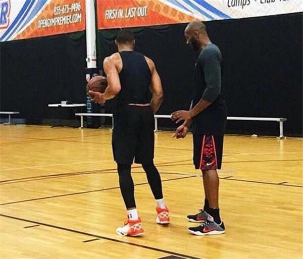 祖巴茨扣篮，激情四溢的空（祖巴茨暴扣，瞬间点燃全场）